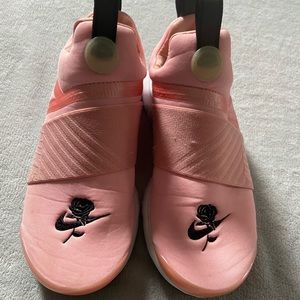 Nike Presto Extreme Big Kid Size 4 special edition Great condition
